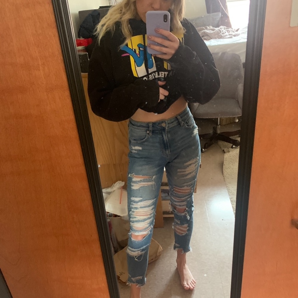 COPY - American Eagle ripped jeans